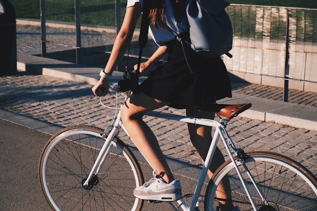 une personne faisant du vélo